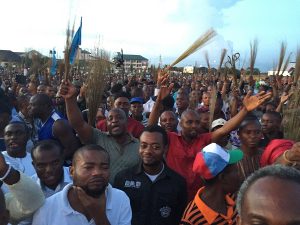 APC-supporters