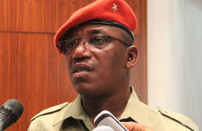 Dalung visits protesting Falcons over unpaid wages