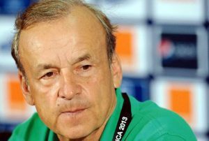 Gernot-Rohr (5)