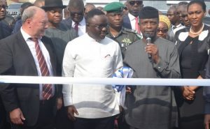 Gov.-Prof-Ben-Ayade-and-Acting-President-Yemi-Osinbajo-at-Calabar-Monorail-650×400