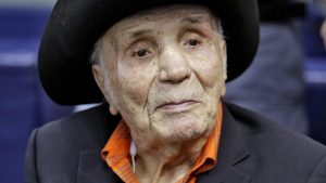 Boxing legend dies at 95