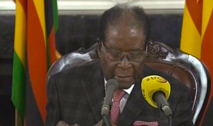 Mugabe addresses nation, refuses to resign