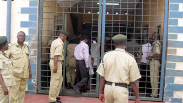 Prison decongestion : Kwara chief judge frees 16 inmates
