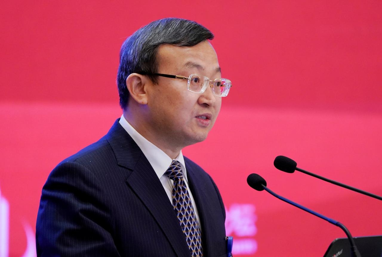 China weighs ending some restrictions on foreign stakes – vice commerce minister