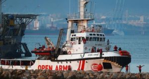 Europe migrants: Spanish charity Open Arms berths in Algeciras-TVC