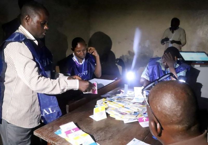 Congo cuts internet to avert “chaos” before poll results