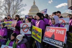 Airport workers rally to end U.S Govt. shutdown-TVC