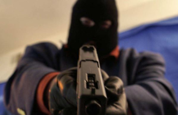 gunmen abduct