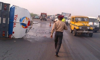 Petrol-tanker-falls