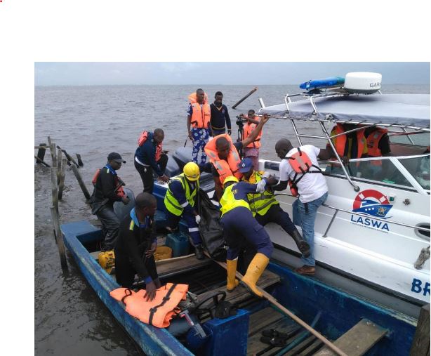 Boat carrying more than seventeen passengers capsizes in Lagos, two confirmed dead