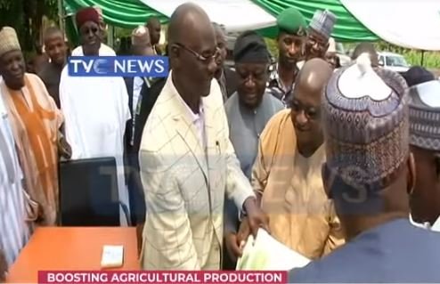 Nasarawa govt flags off sale of fertilisers to farmers TVCNews
