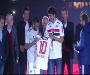 Soccer star Dani Alves joins Sao Paulo club on free transfer from PSG