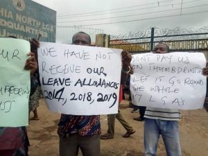Umuahia North LGA lock down, Workers protest non payment of salaries, accrued allowances  TVCnews