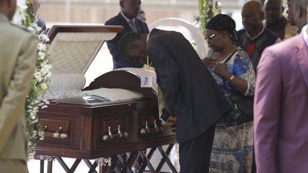 African leaders bid farewell to ex-President Robert Mugabe