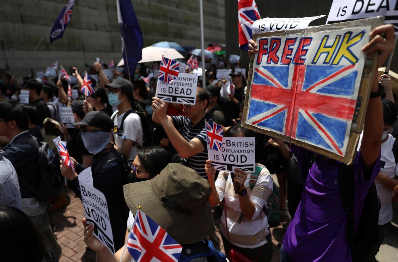 Hong Kong protesters sing ‘God Save the Queen’ in plea to Britain