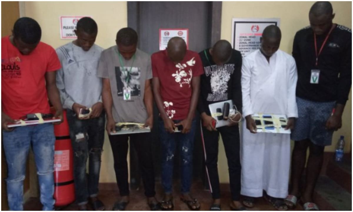 EFCC arrests five undergraduates, 12 others for Internet fraud in Ekiti