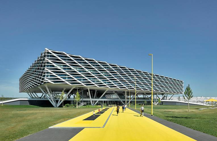 Adidas completes German office disguised as a sports arena