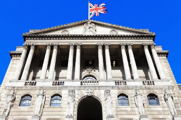 Bank of England set to expand economy, increases volume of bonds