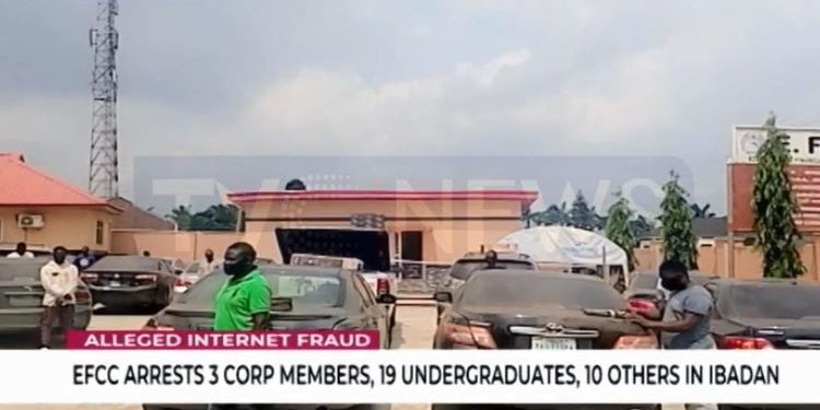 EFCC arrests 3 corp members, 19 undergraduates, 10 others in Ibadan