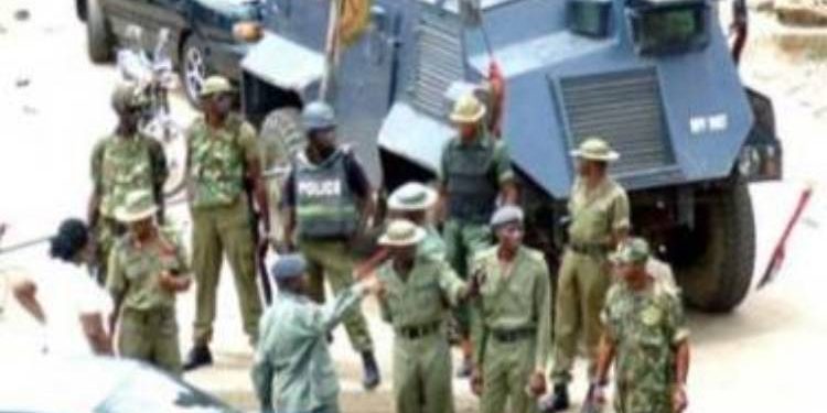 Aggrieved youth attack Security team in Ibadan