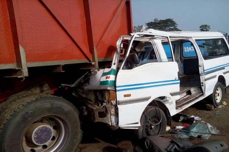 5 dead, 14 injured in Lagos/Ibadan Expressway accident
