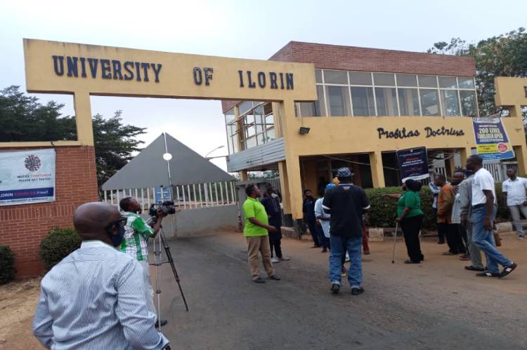 NASU, SSANU members block UNILORIN main gate as nationwide strike continues