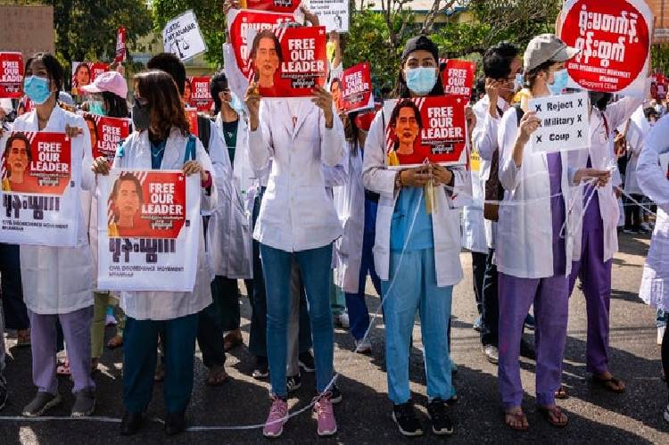 Myanmar: Doctors, medical professionals protest military coup