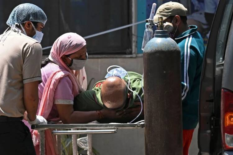COVID-19: New Delhi extends lockdown as cases surge