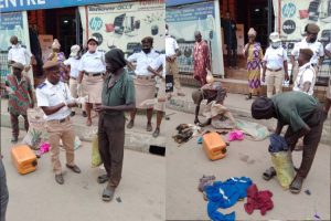 Latest News In Nigeria: Menatally Ill Person Being Evacuated to Rehabilitation Cntre in Akinyele