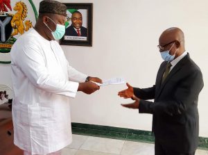  Gov. Ugwuanyi swears in Justice Ozoemena as Acting Chief Judge of Enugu 