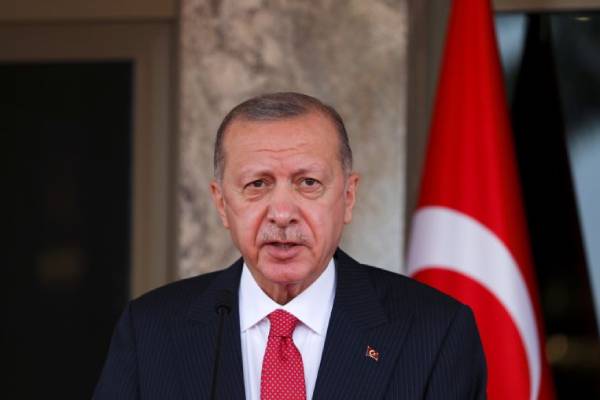 Turkey: President Erdogan orders expulsion of ten ambassadors for seeking release of activist
