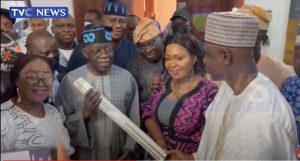 Emir of Kano’s delegation presents gift to Tinubu