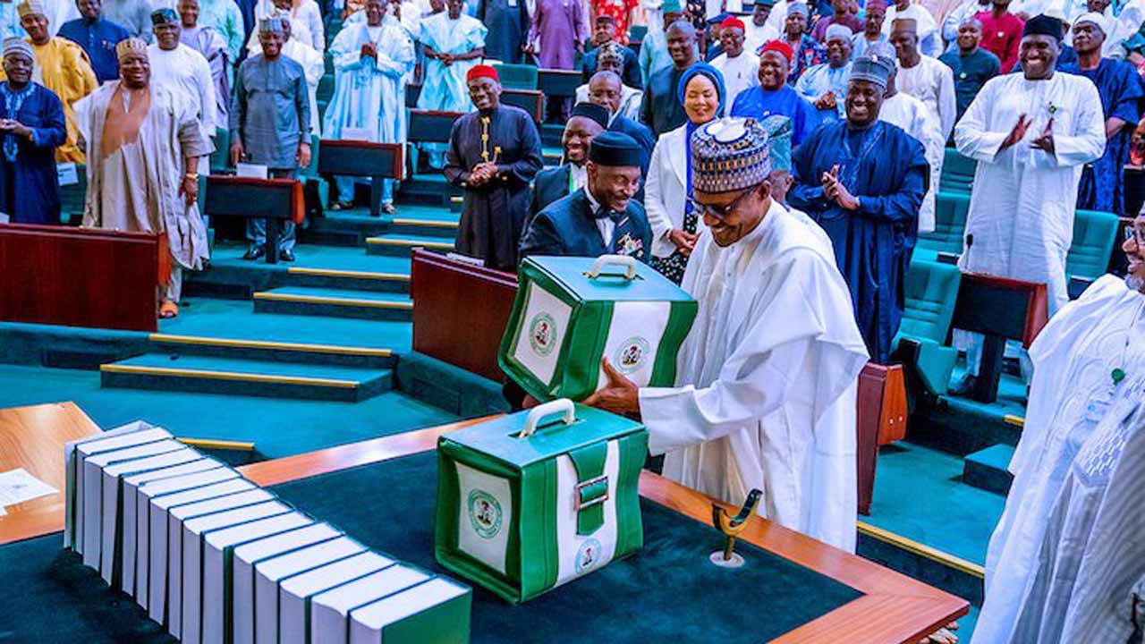 Just In: Reps raise 2022 budget by N200bn, extend 2021 budget lifespan by 90 days
