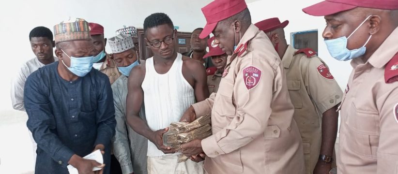 Zamfara FRSC recovers over N2.5m at accident scene, returns Cash to owner
