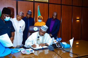 Niger Gov signs 2021 revised budget into law