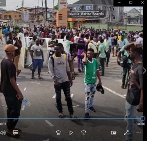 Trailer crushes unspecified number of students to death in Lagos