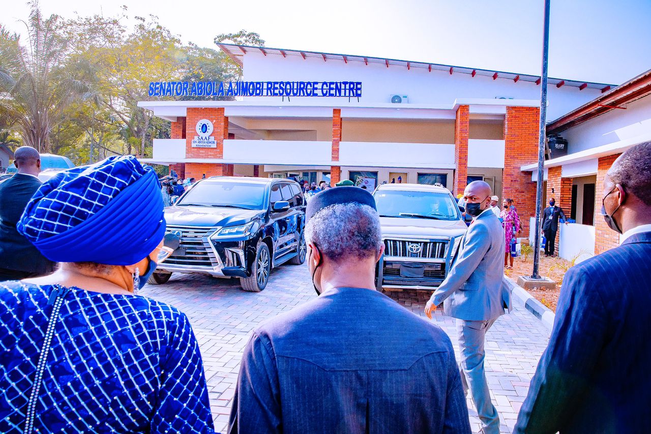 Photos: Osinbajo inaugurates Senator Abiola Ajimobi Resource Centre at IPPS University of Ibadan