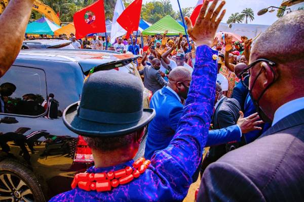 Vice President Osinbajo Opens Oporoma Bridge project