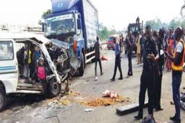 3 Persons die, one injured on Lagos/Ibadan Expressway accident