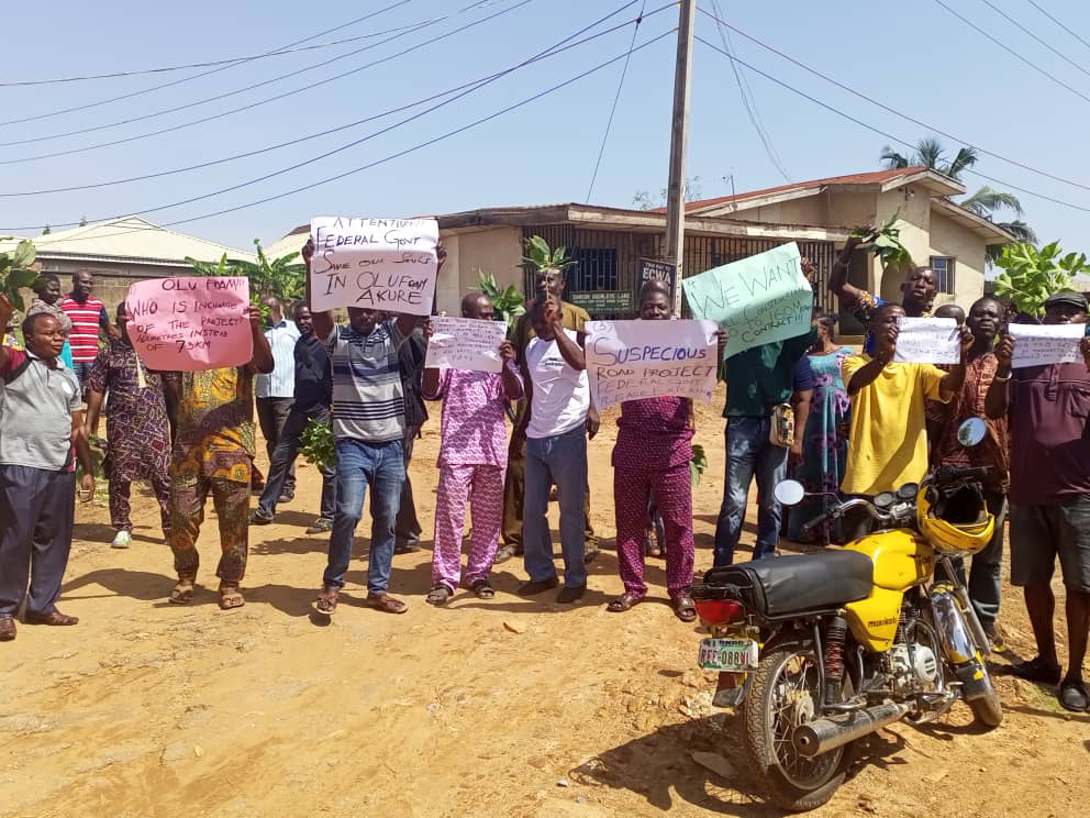 Protest rocks Akure community over road contract scandal