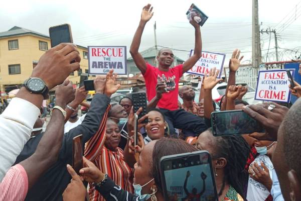 Alleged defilement: Accused Lagos school teacher, Adewale bakare released on bail