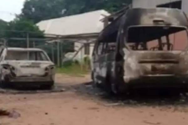 Unknown Gunmen attack Anambra Broadcasting Service, burn vehicles