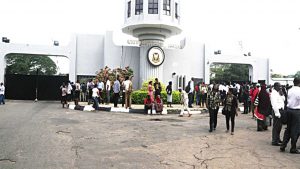 Students shut down University of Ibadan gate, stop vehicle movements