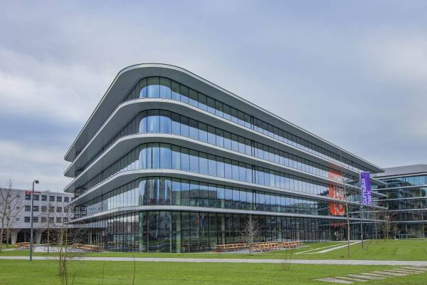 ING group plans 3% annual income growth for period 2022 to 2025 (1)