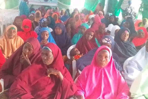 APC Nat'l Women Leader Empowers 500 Zamfara Women Farmers, Petty Traders