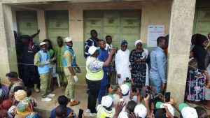 Osun 2022: Oyetola, wife vote in Iragbiji