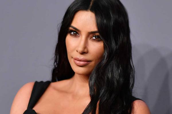 SEC OM KIM KARDHASIAN