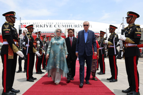 Erdoğan, İstanbul’daki patlamanın ardından G20 zirvesine katılmak için Endonezya’ya gitti