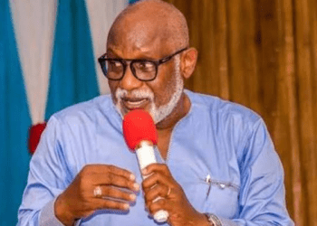 Akeredolu appeals to Buhari to allow old, new naira notes co-exist