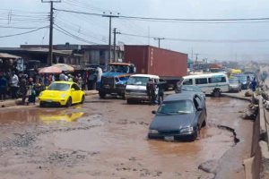 FG ON LAGOS-ABEOKUTA EXPRESSWAY